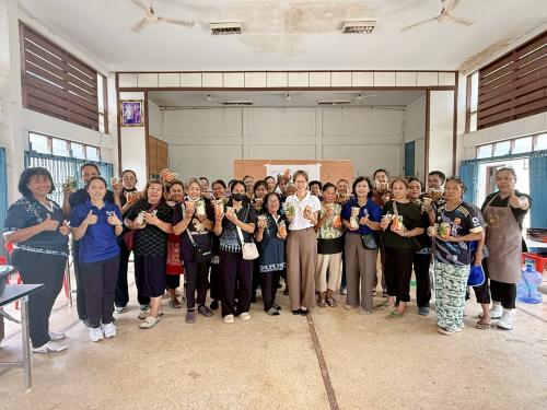 พช.ท่าช้าง ขับเคลื่อนโครงการสนับสนุนกิจกรรมตามแผนการขับเคลื่อนการขจัดความยากจน กิจกรรมสร้างโอกาส สร้างอาชีพ สร้างรายได้ สู่ความยั่งยืน